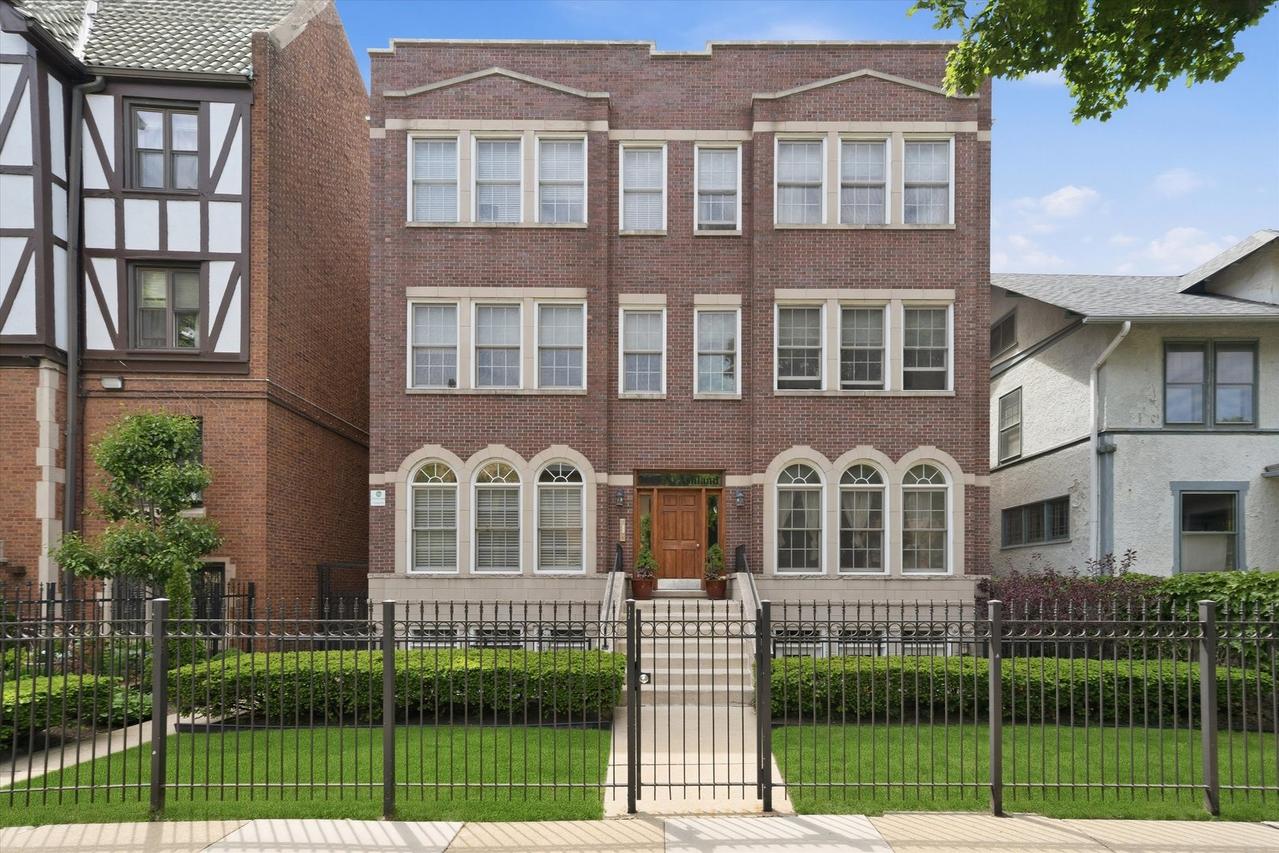 7018 N Ashland Blvd. #1N, Chicago, IL 60626