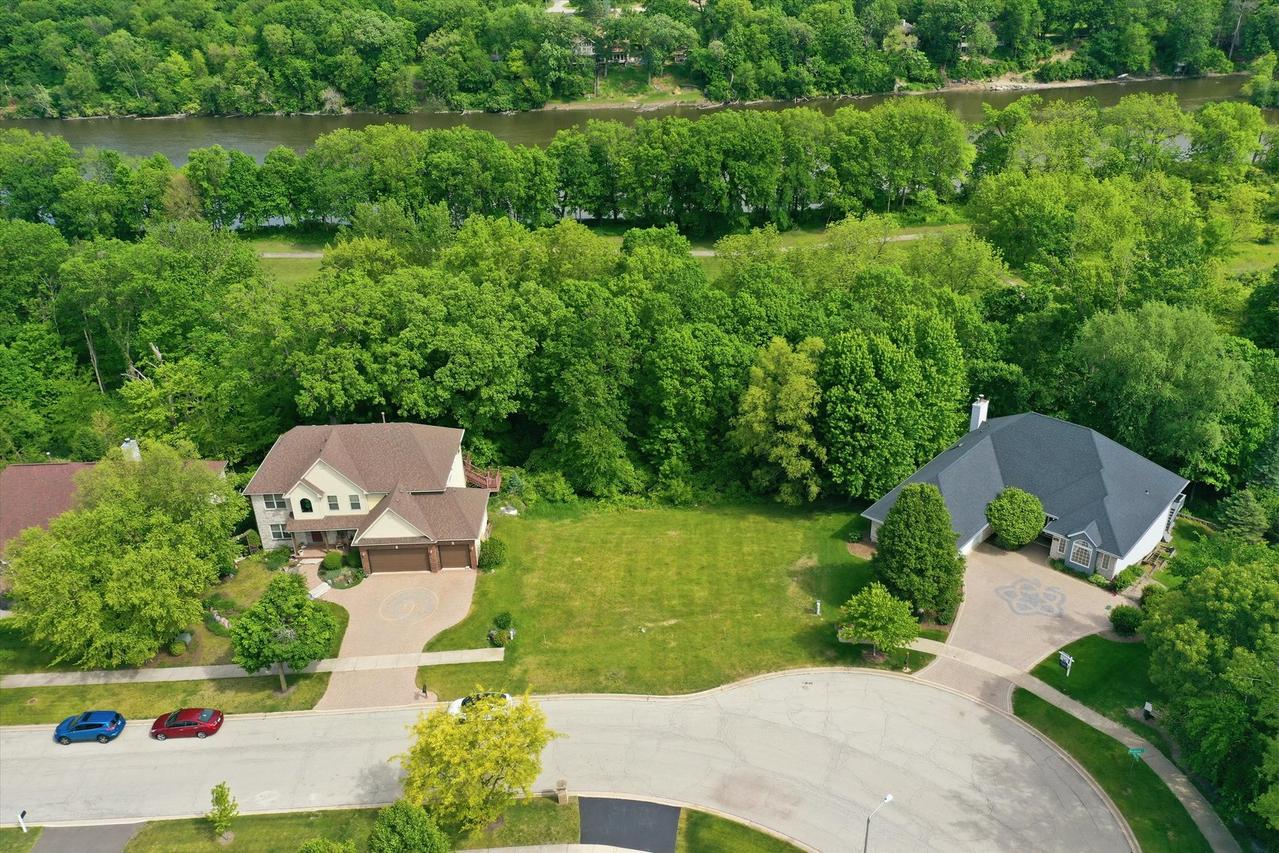 207 Windham Cir., Yorkville, IL 60560