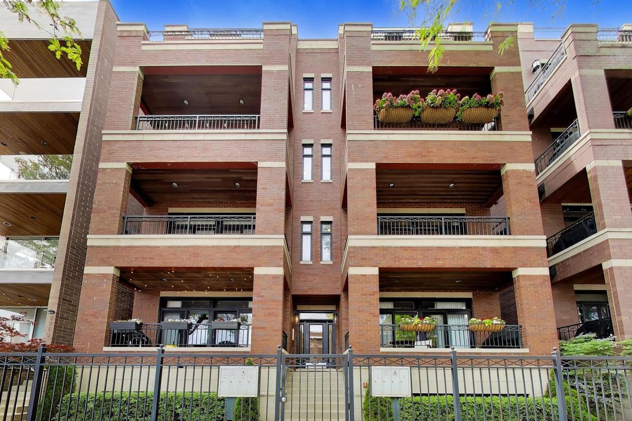 2912 N Sheffield Ave. #3S, Chicago, IL 60657