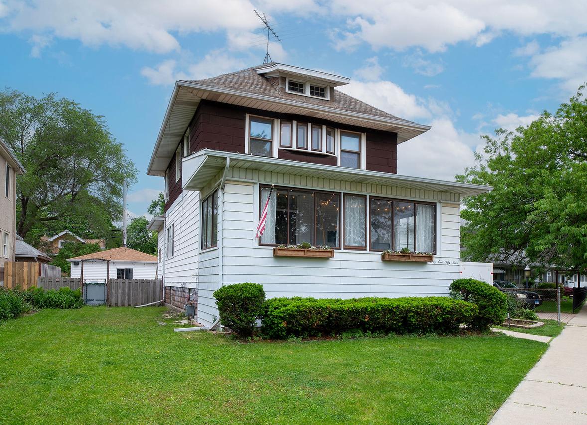4154 N Dickinson Ave., Chicago, IL 60641