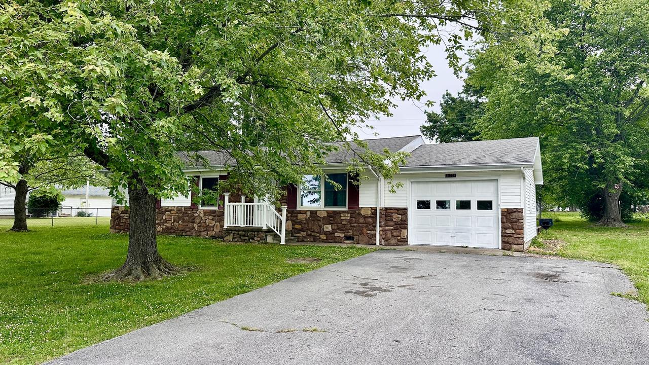 21773 Illinois Ave., Thompsonville, IL 62890