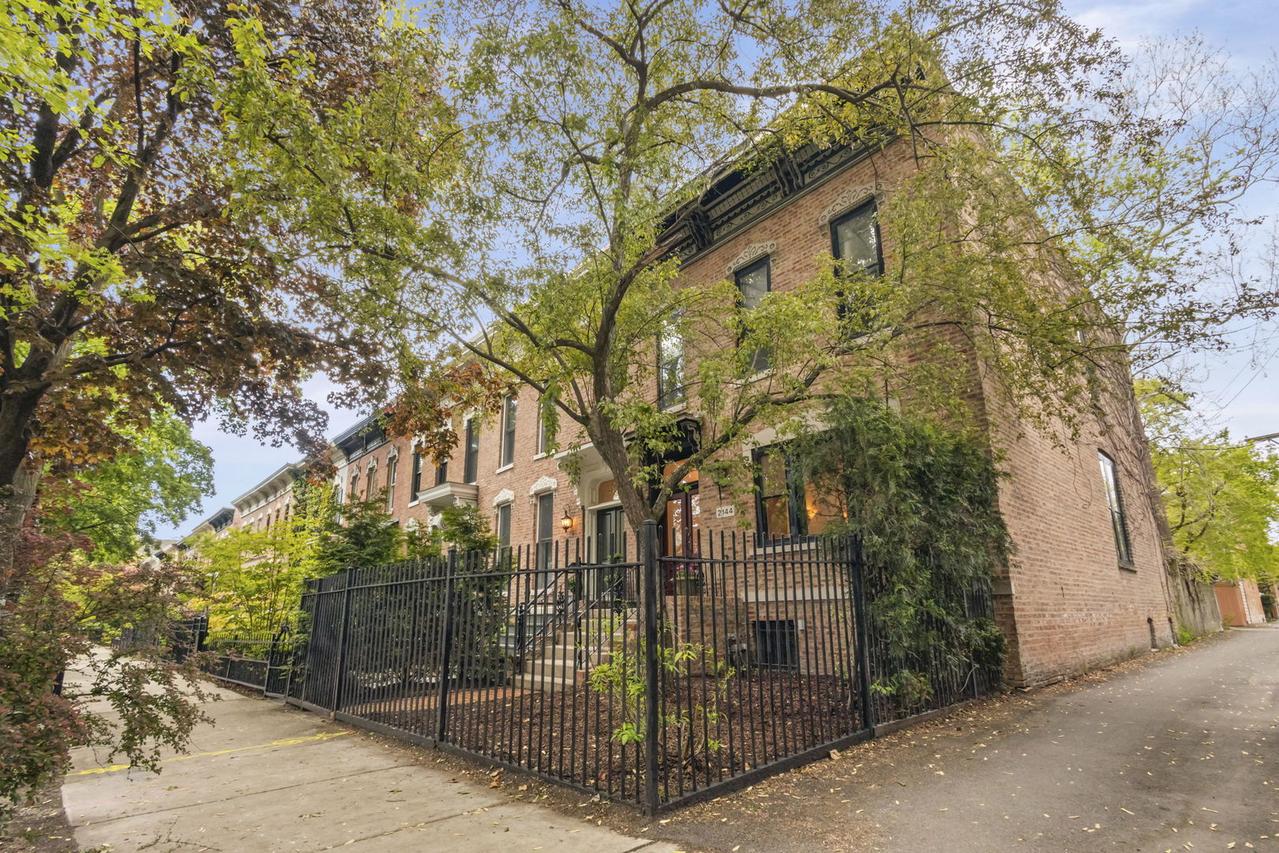 2144 N Fremont St., Chicago, IL 60614