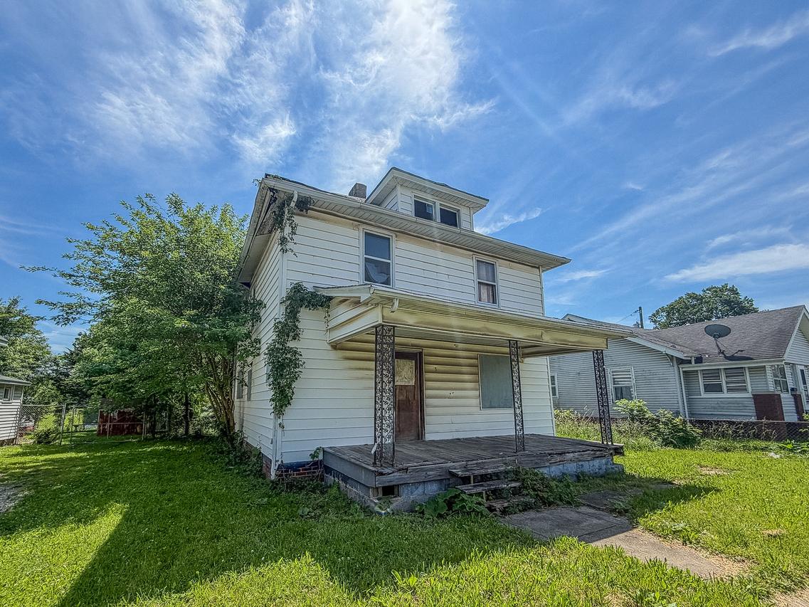 3 N State St., Danville, IL 61832