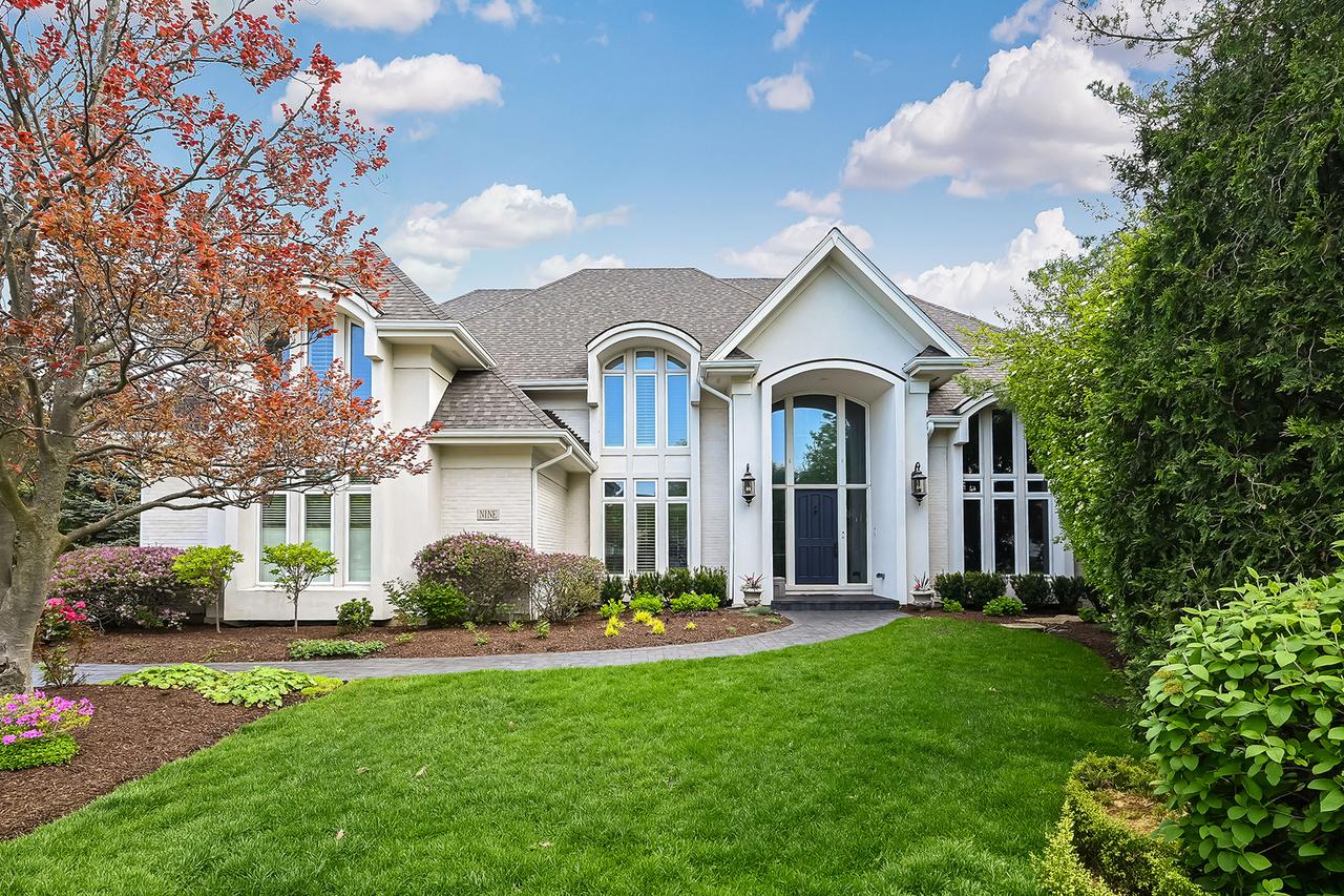 9 Clubside Ct., Burr Ridge, IL 60527