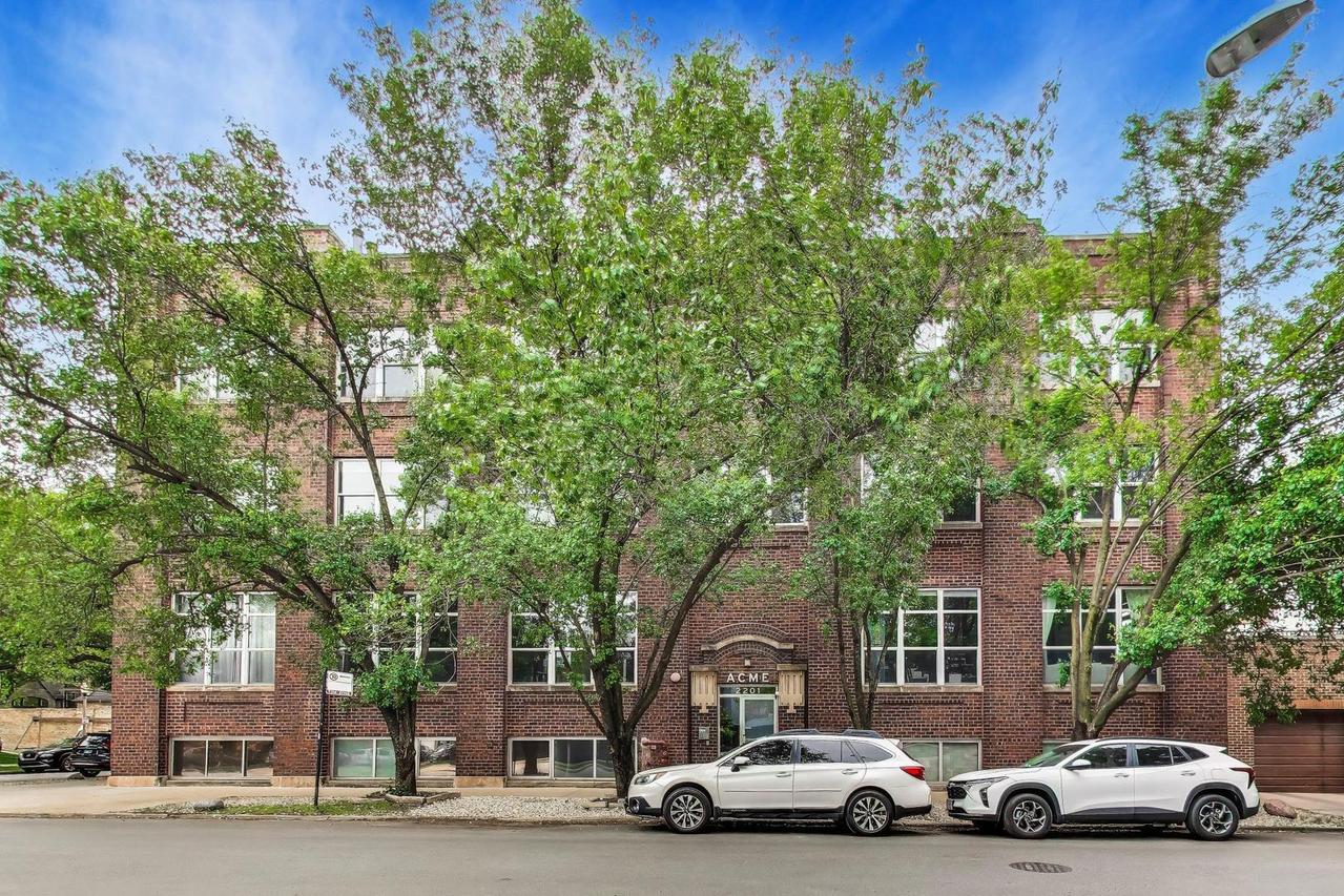 2201 W Wabansia Ave. #16, Chicago, IL 60647