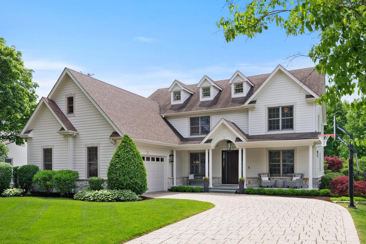 1726 Kay Rd., Wheaton, IL 60187