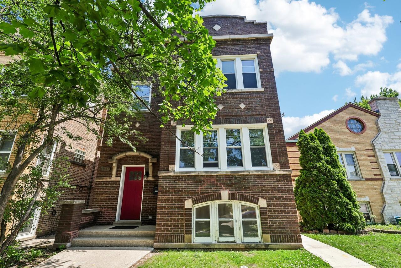 1643 Kenilworth Ave., Berwyn, IL 60402
