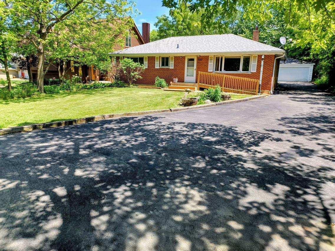 N537 Sunset Ave., West Chicago, IL 60185