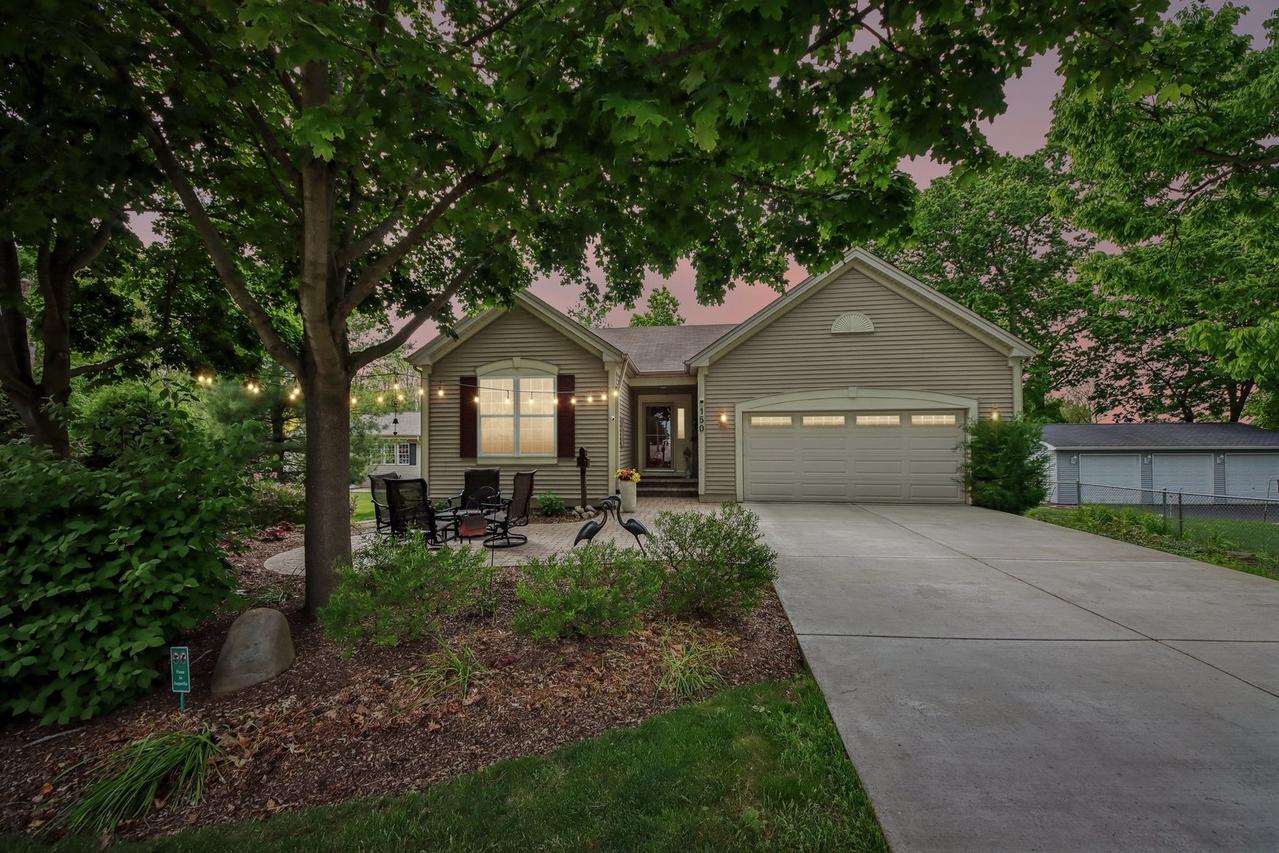 150 Forest Ave., Fox Lake, IL 60020