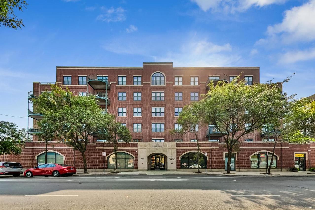 1301 W Washington Blvd. #405, Chicago, IL 60607