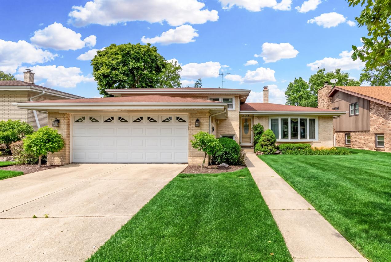 8744 W North Ter., Niles, IL 60714