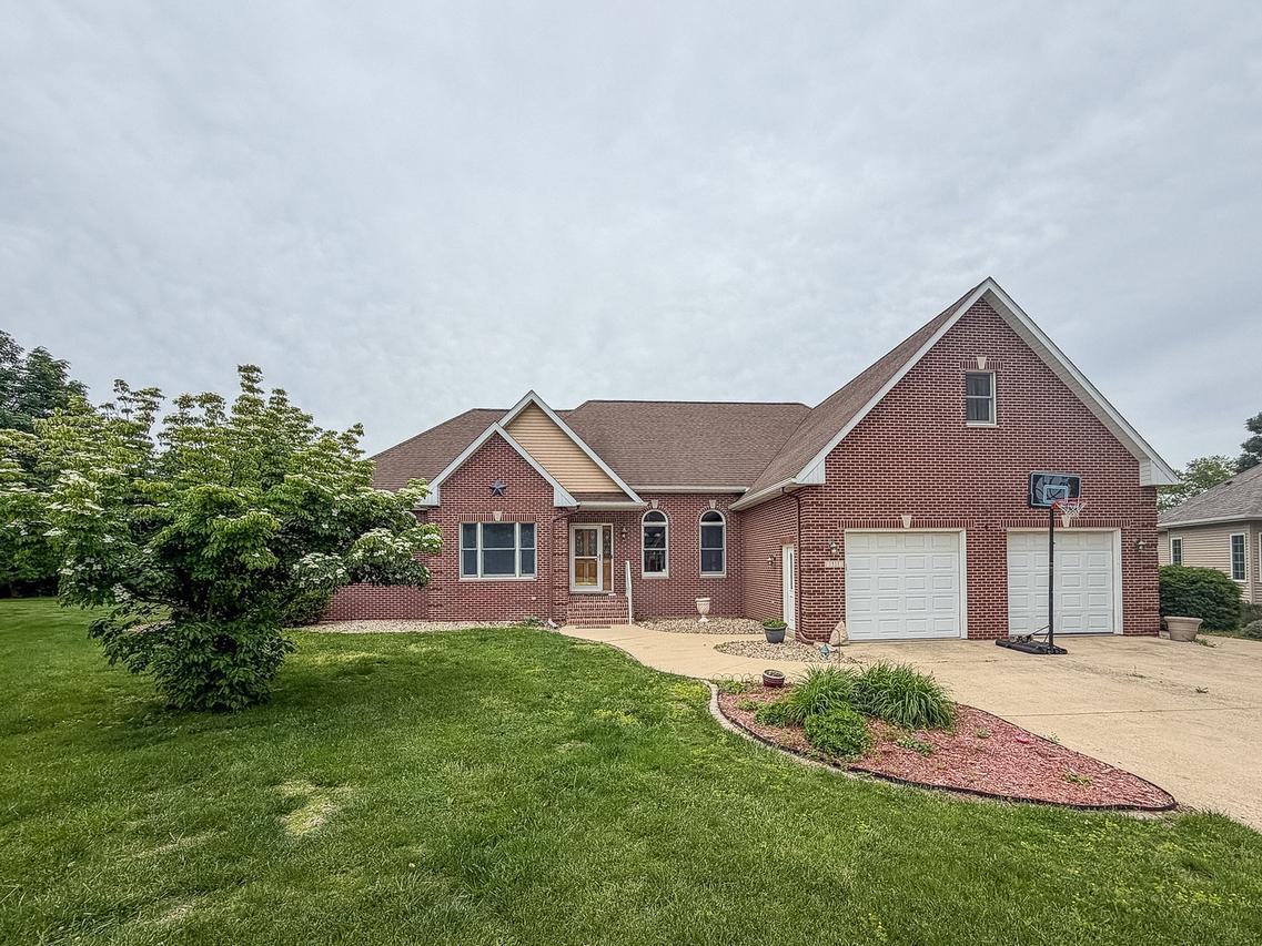 1511 River Bluff Ct., Mahomet, IL 61853