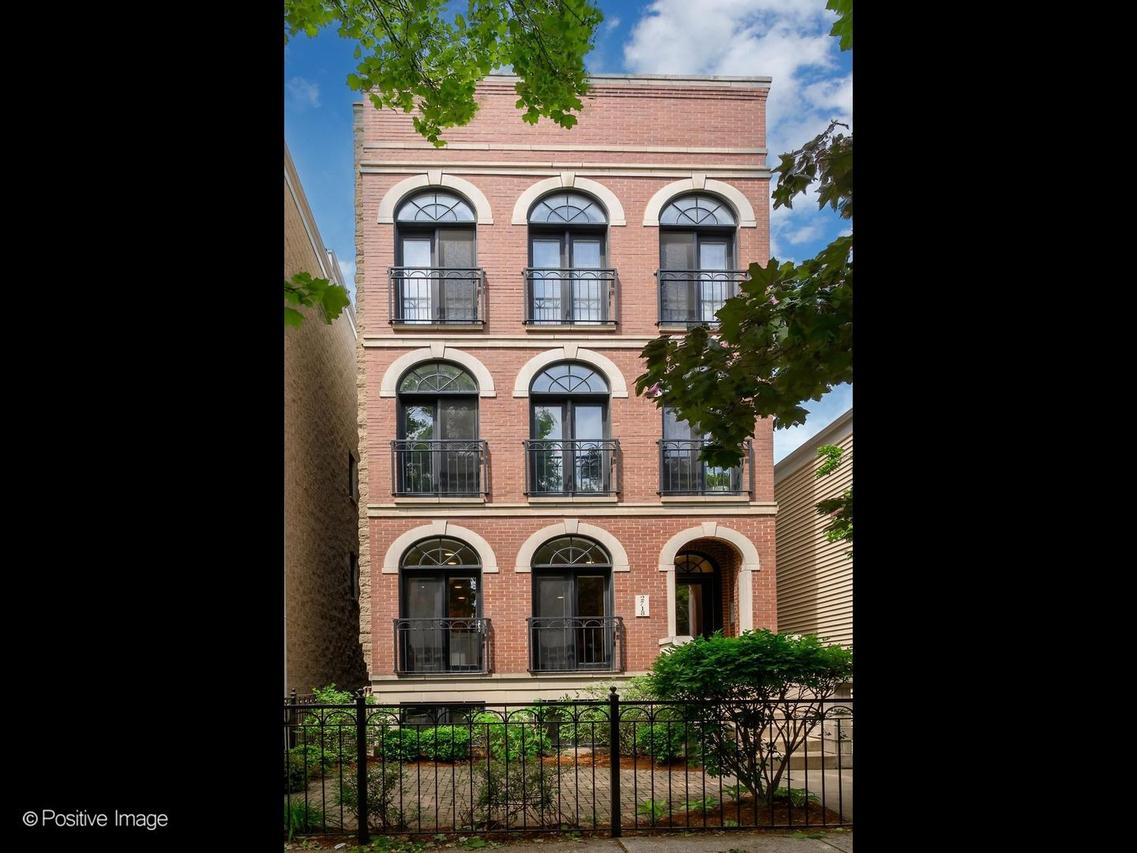 2718 N Wayne Ave. #1, Chicago, IL 60614