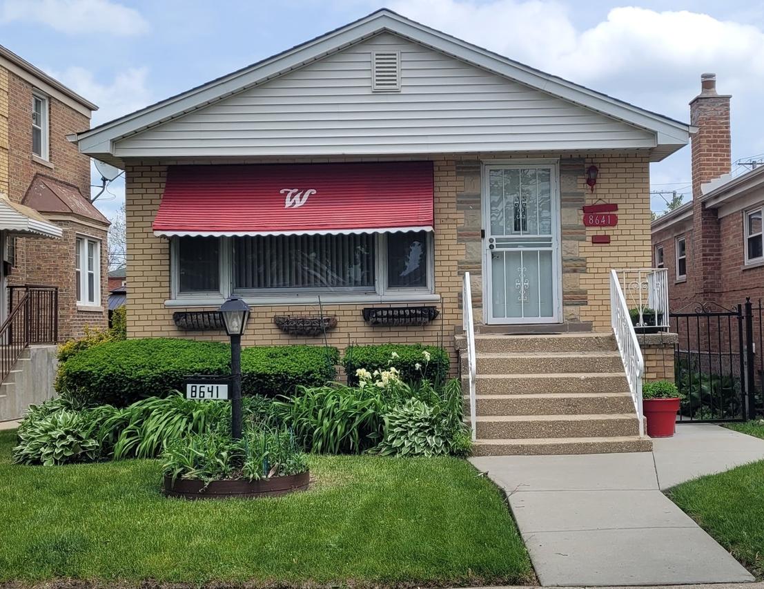 8641 S Calumet Ave., Chicago, IL 60619
