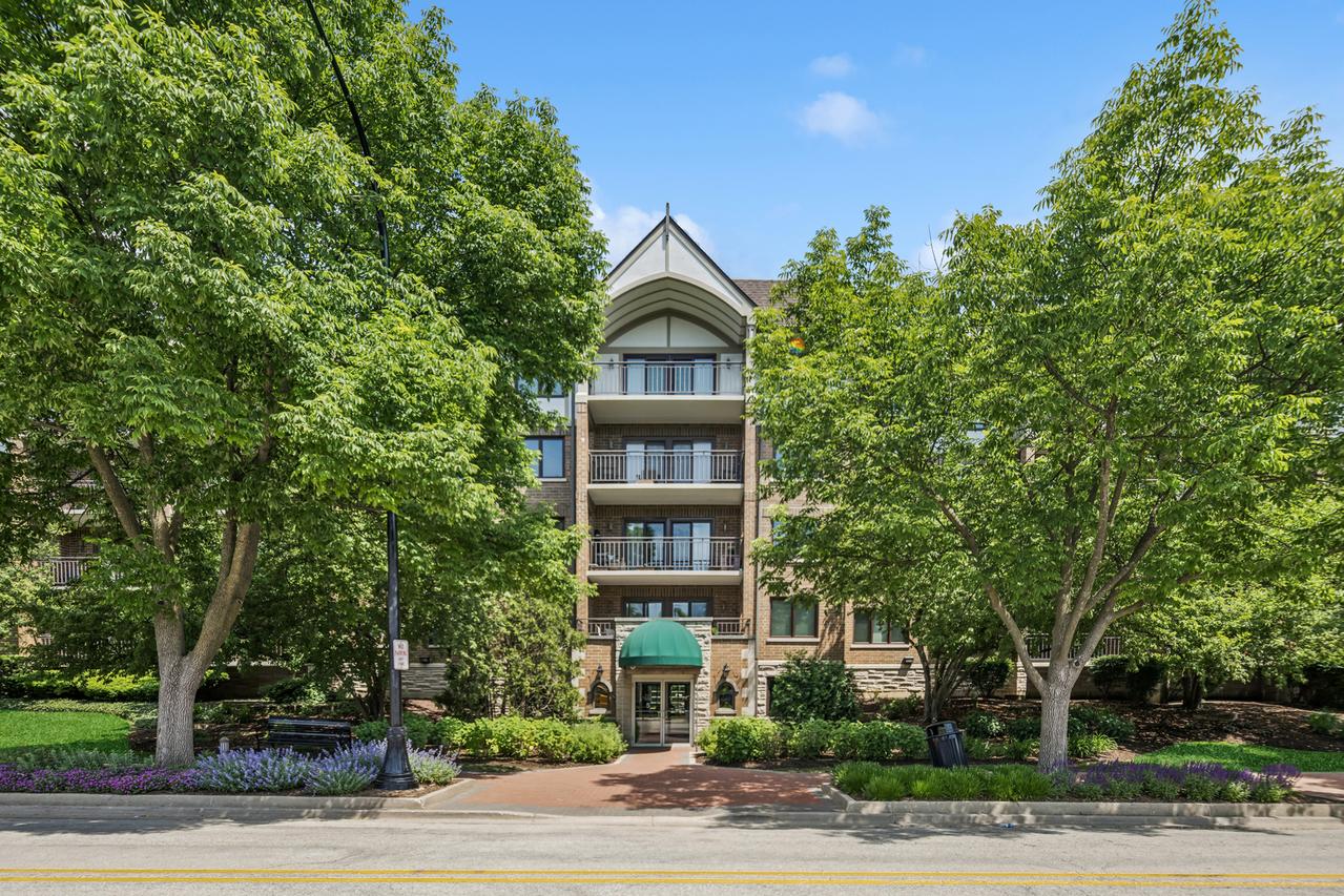 5 S Pine St. #405B, Mount Prospect, IL 60056