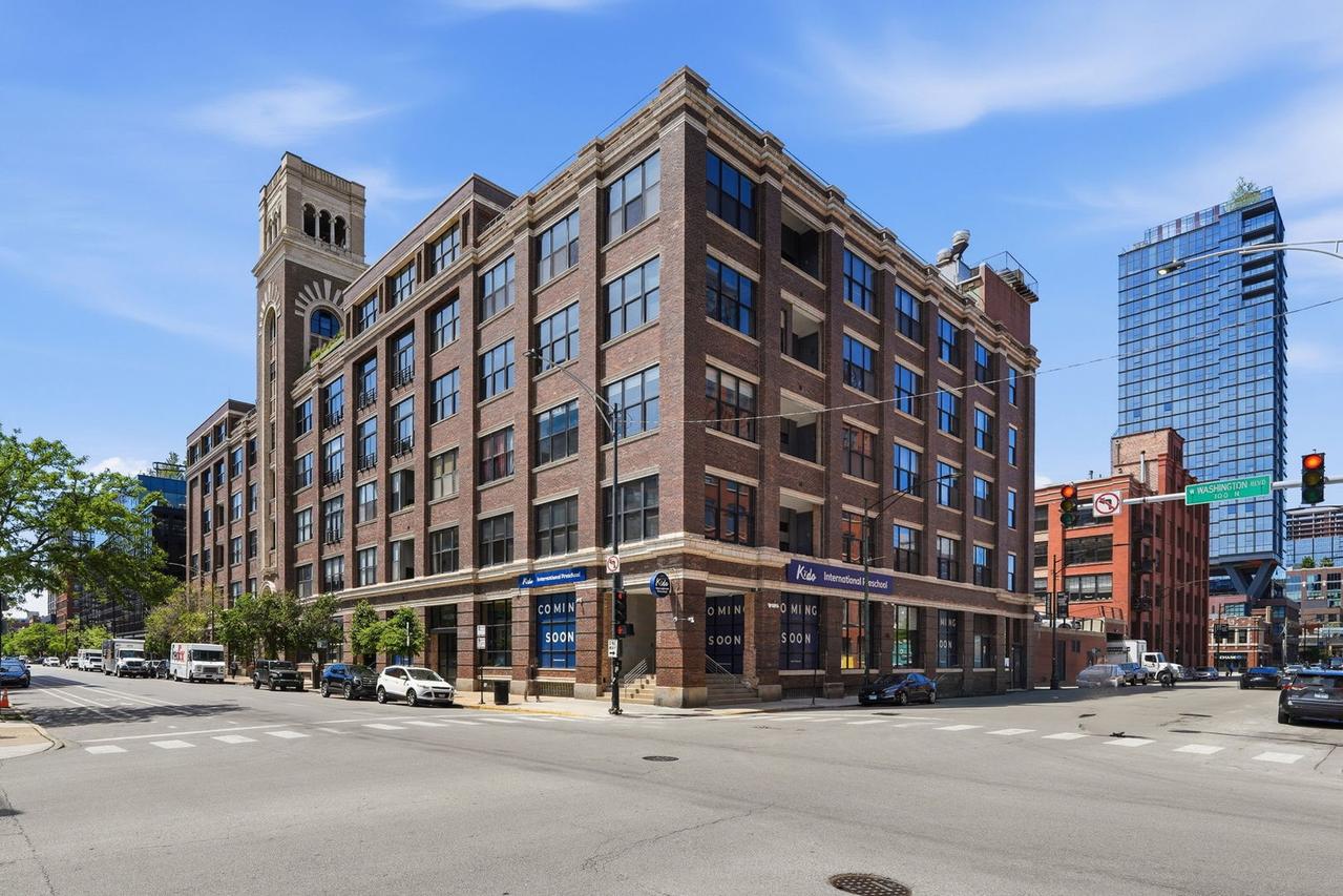 1000 W Washington Blvd. #406, Chicago, IL 60607