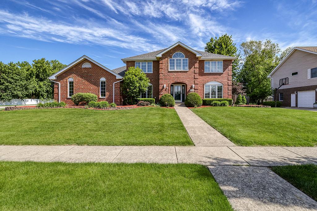705 Ridgefield Rd., New Lenox, IL 60451