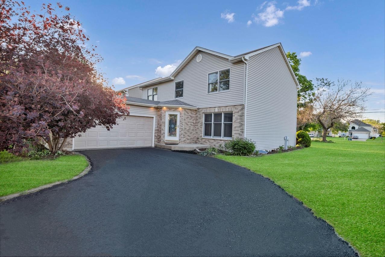 537 W Comstock Ave., Elmhurst, IL 60126