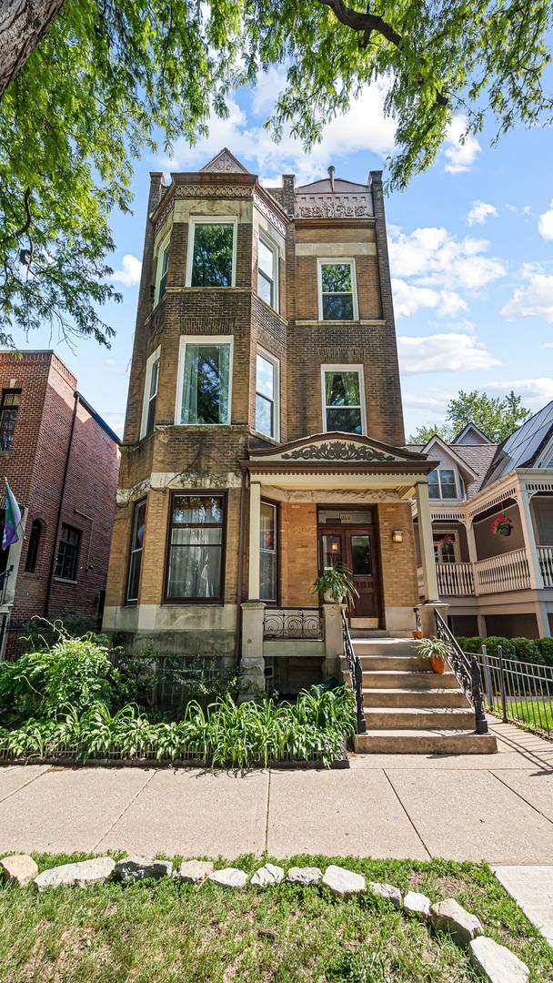 1049 W Wellington Ave. #1B, Chicago, IL 60657