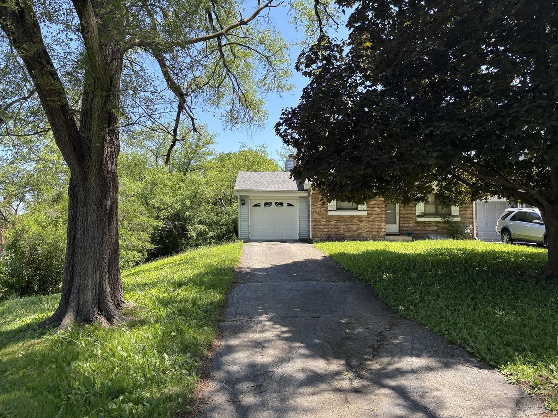 7S427 Olympia Ct., Naperville, IL 60540