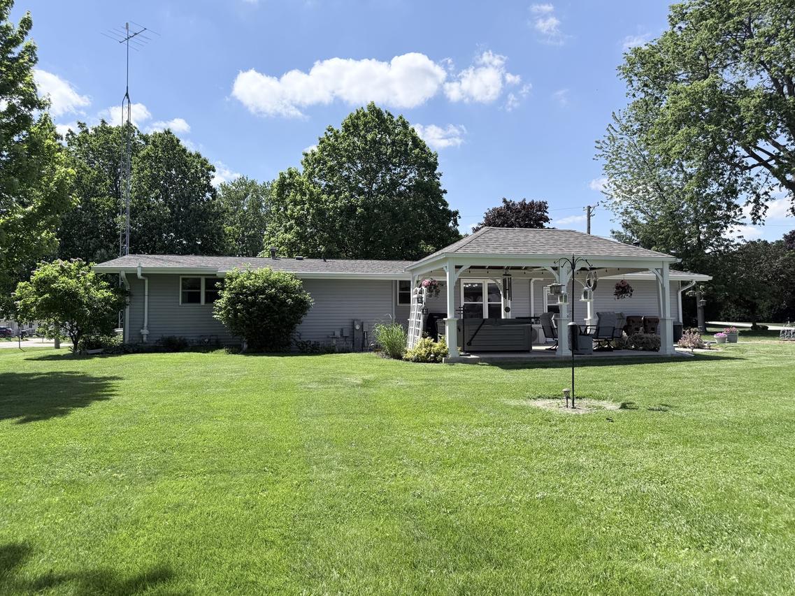 617 S Linn St., Shannon, IL 61078