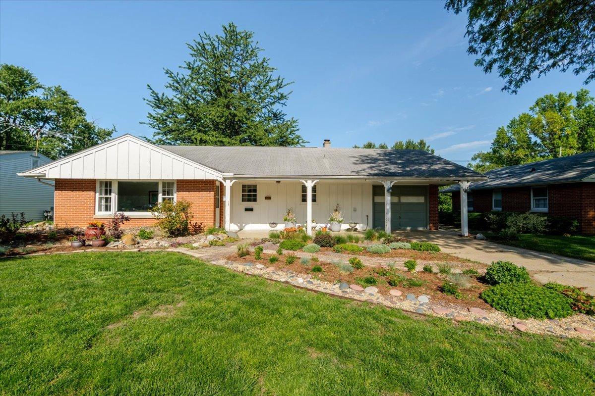 921 Vale St., Bloomington, IL 61701