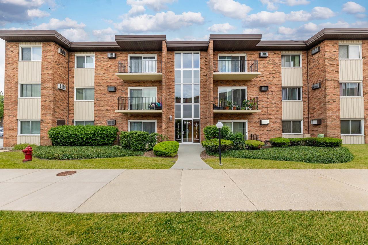 4112 W 98th St. #203, Oak Lawn, IL 60453