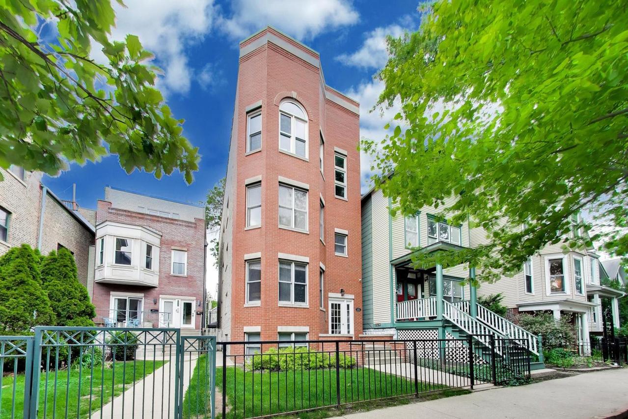 3051 N Clifton Ave. #2, Chicago, IL 60657