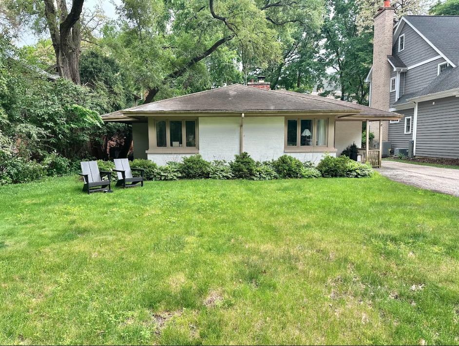 422 E Hickory St., Hinsdale, IL 60521