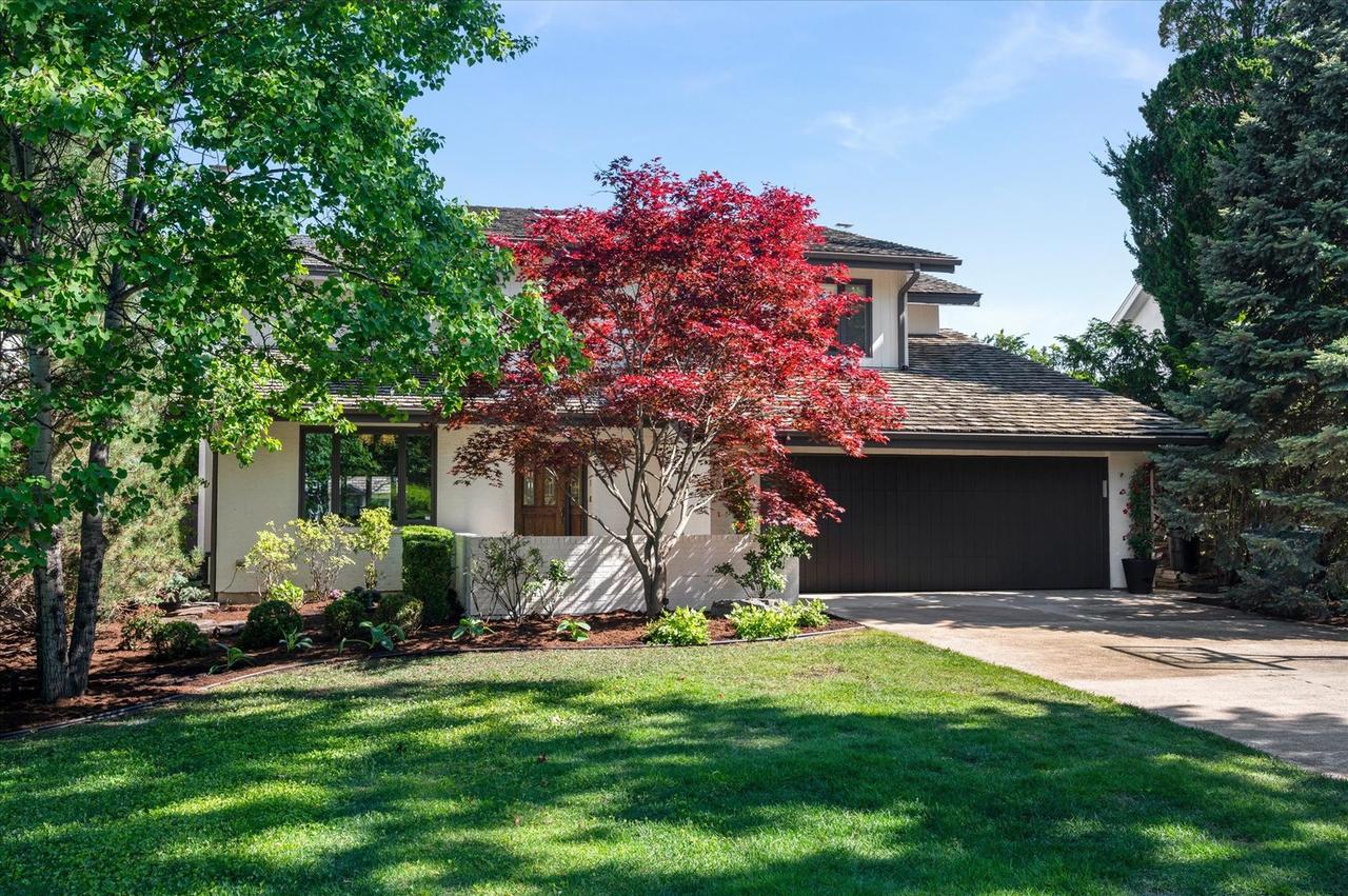 281 W Elm Park Ave., Elmhurst, IL 60126