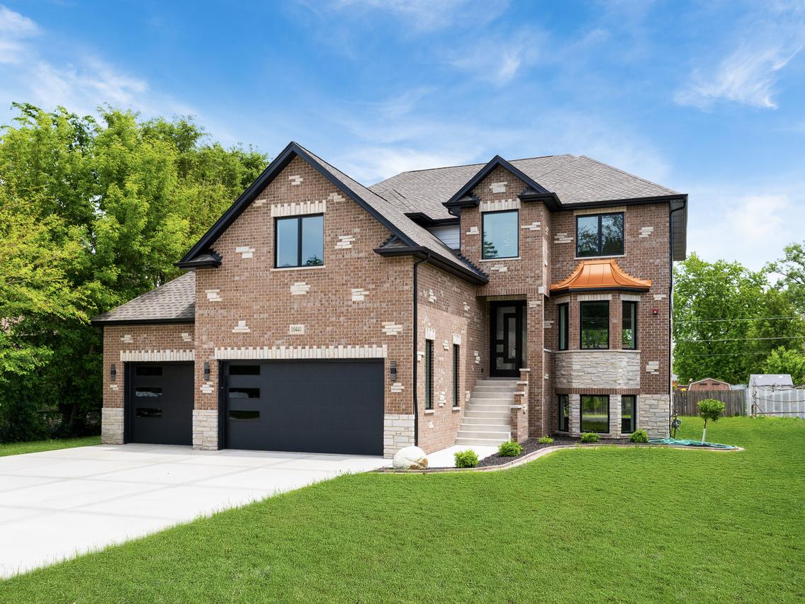 10441 S 83rd Ave., Palos Hills, IL 60465