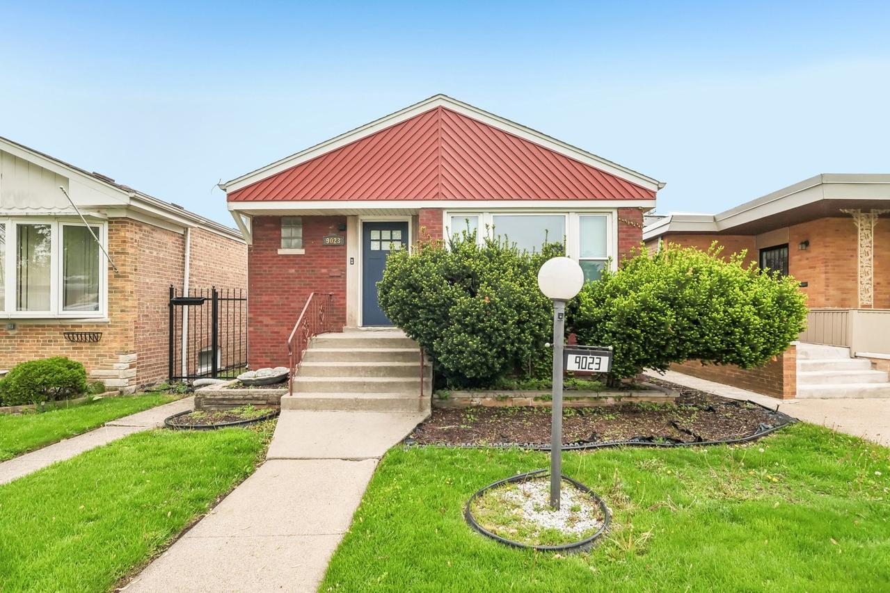9023 S Oglesby Ave., Chicago, IL 60617