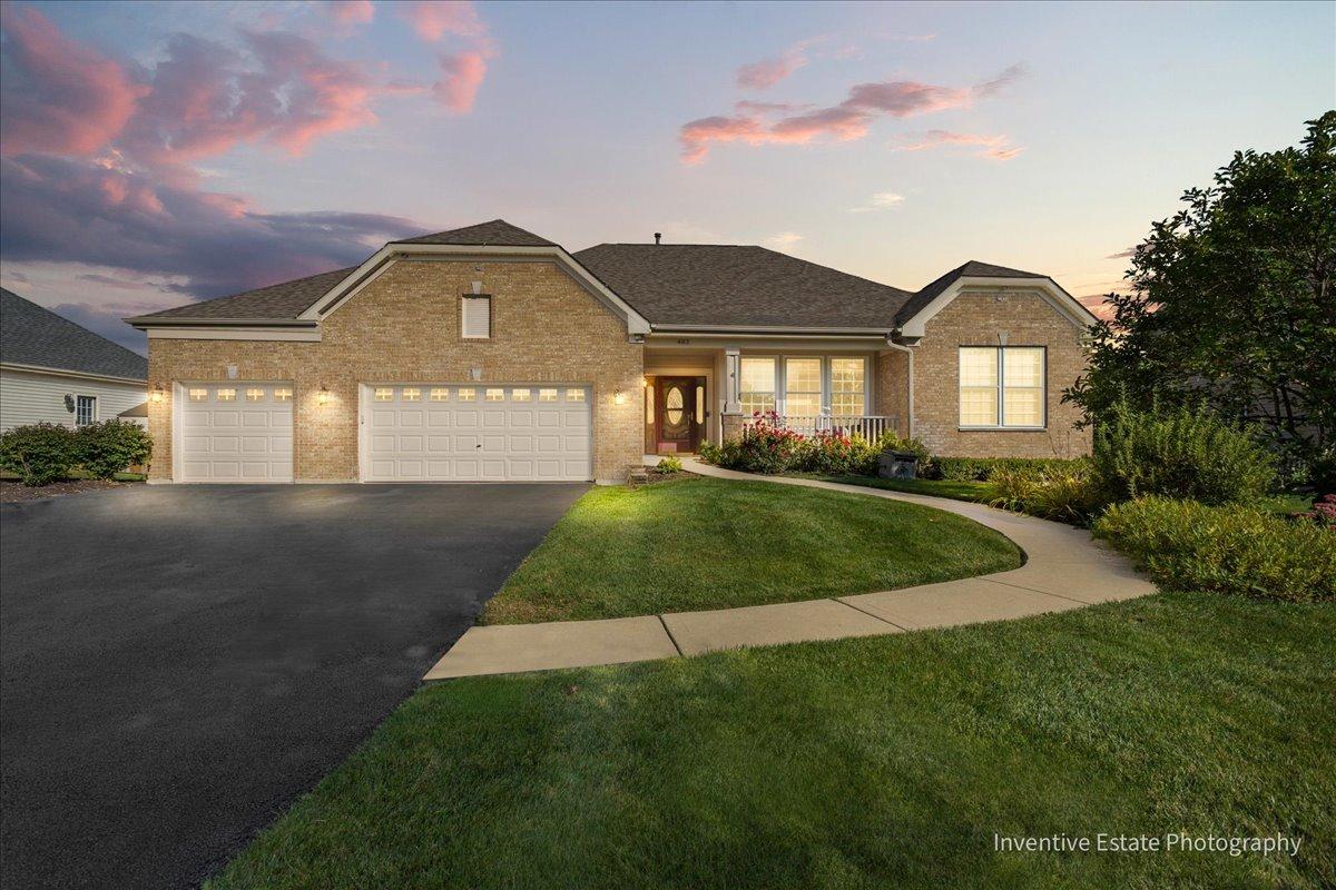 483 Glover Dr., North Aurora, IL 60542
