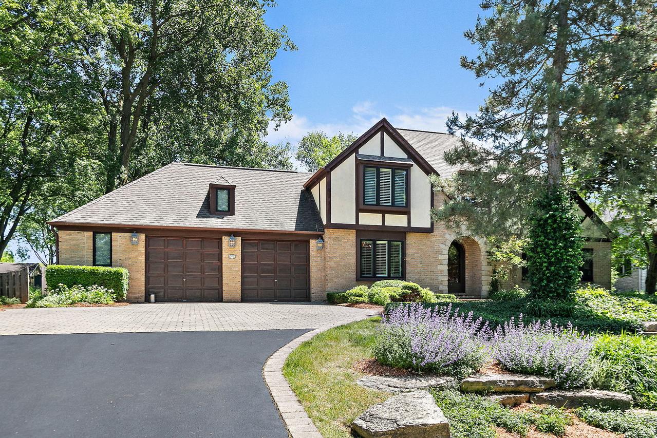 1159 Division St., Barrington, IL 60010