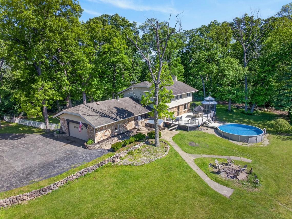 39700 N Dilleys Rd., Wadsworth, IL 60083