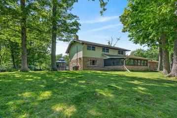 39700 N Dilleys Rd., Wadsworth, IL 60083