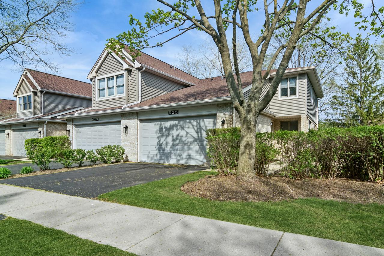 625 N Walden Dr., Palatine, IL 60067