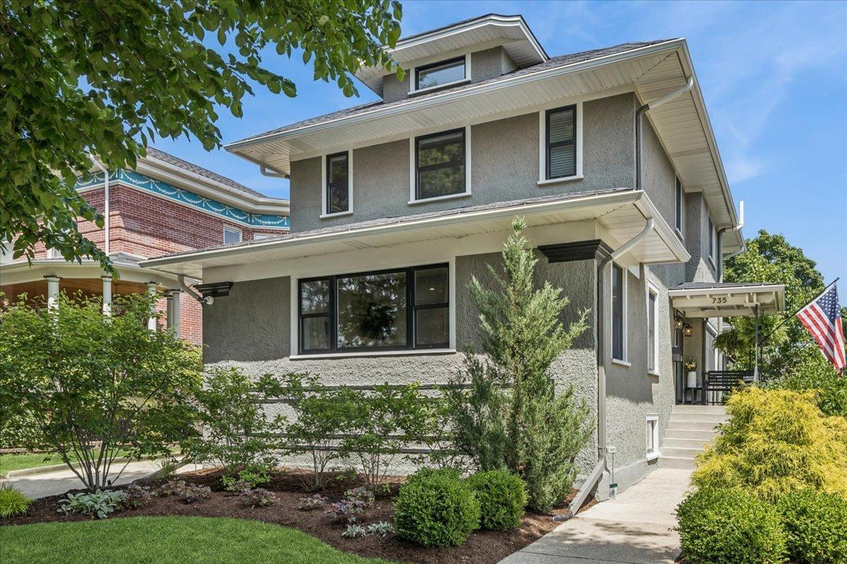 735 Ashland Ave., River Forest, IL 60305