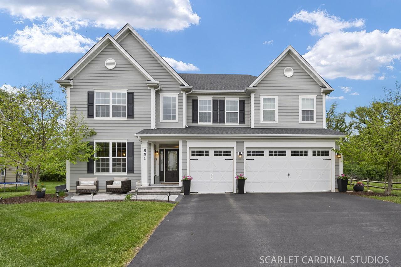 851 Heatherfield Cir., Naperville, IL 60565