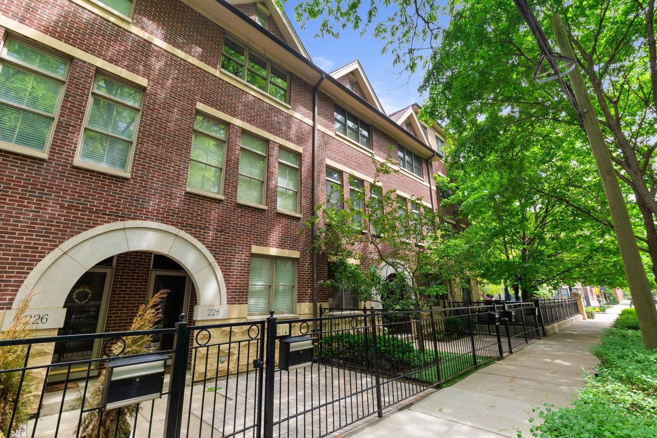 228 E Cullerton St., Chicago, IL 60616