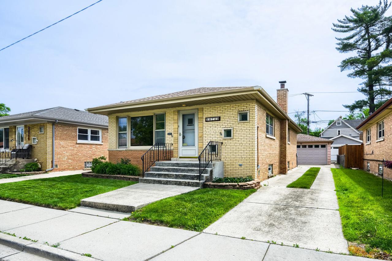 10749 S Rockwell St., Chicago, IL 60655