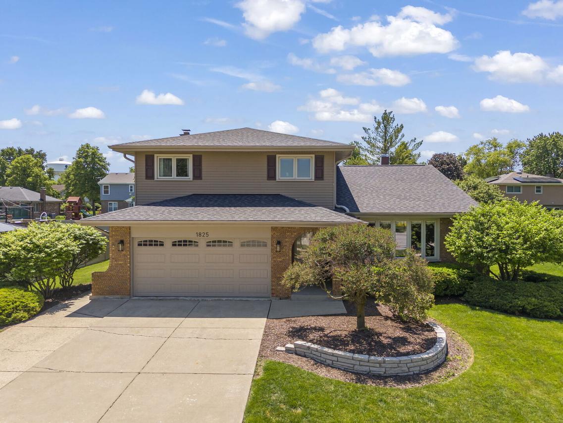 1825 Northbridge Pl., Downers Grove, IL 60516