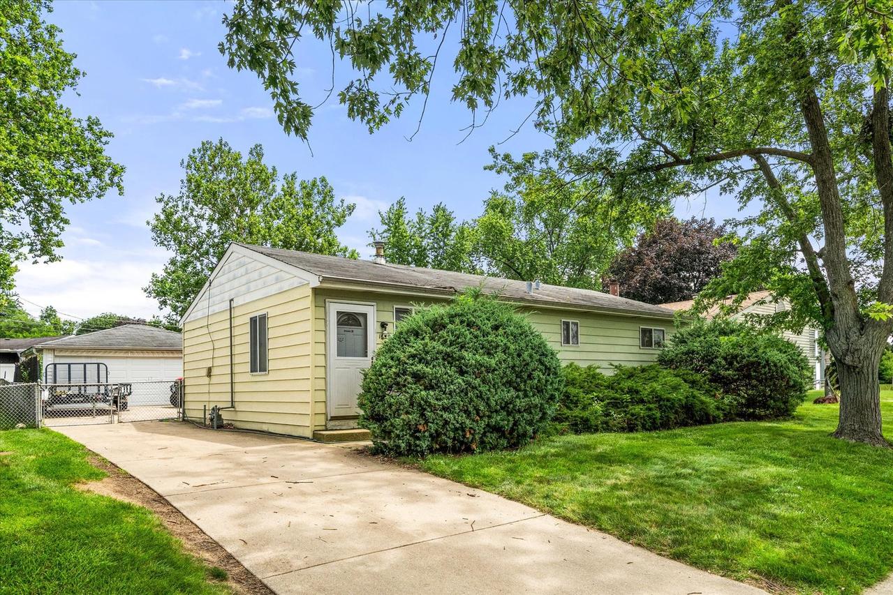 1629 Charles Dr., Glendale Heights, IL 60139