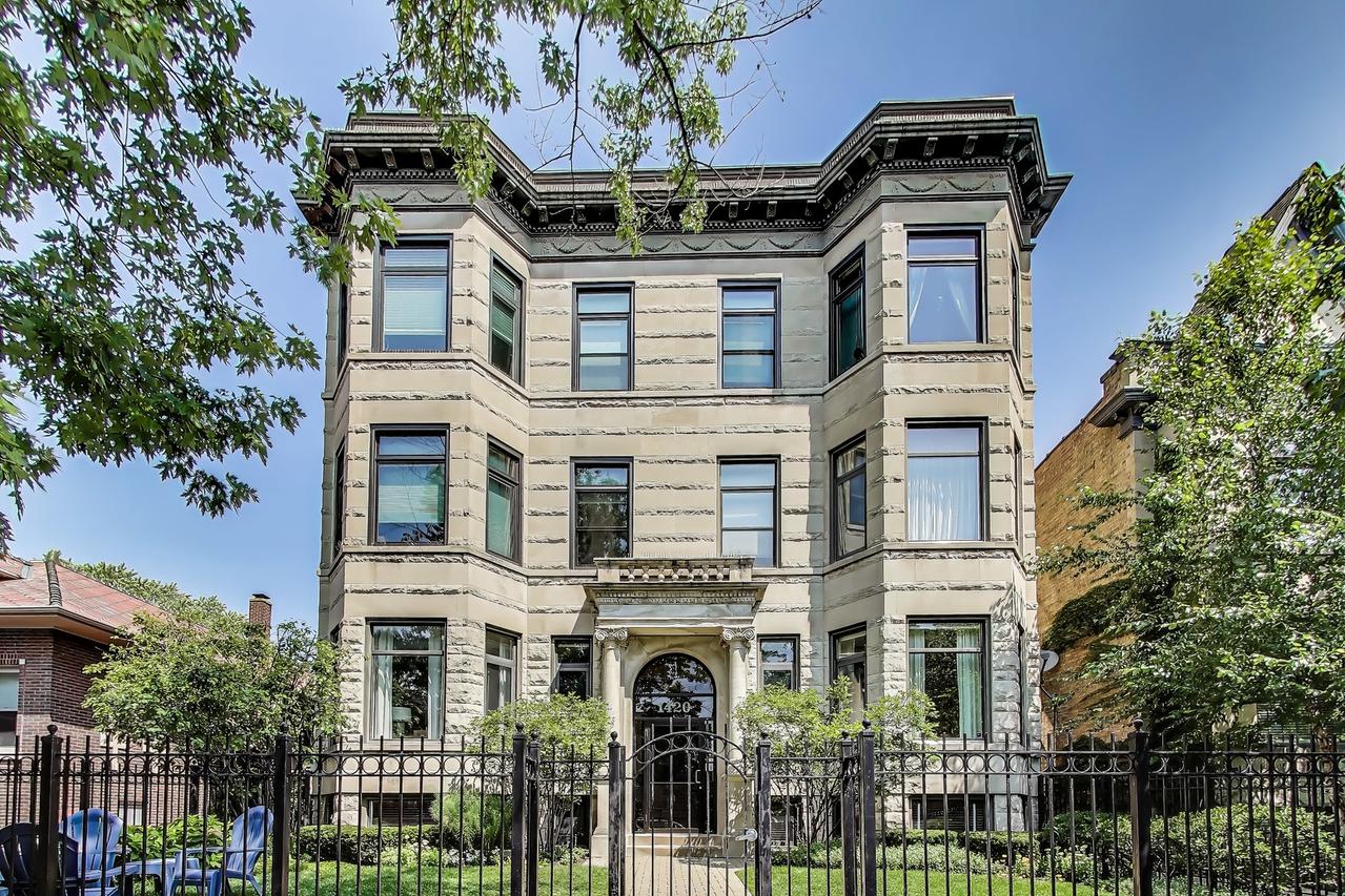 1420 W Belle Plaine Ave. #1E, Chicago, IL 60613