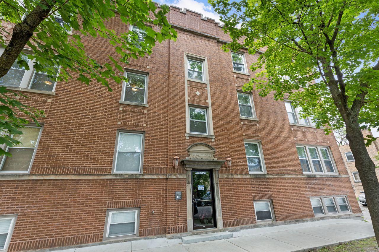 2935 W Rosemont Ave. #2, Chicago, IL 60659