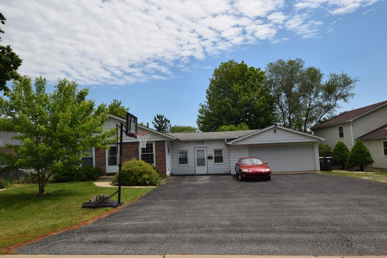 1531 N East End Ave., Round Lake Beach, IL 60073