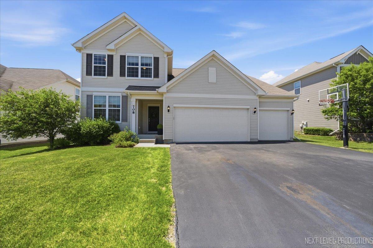 708 Rochester Ln., South Elgin, IL 60177