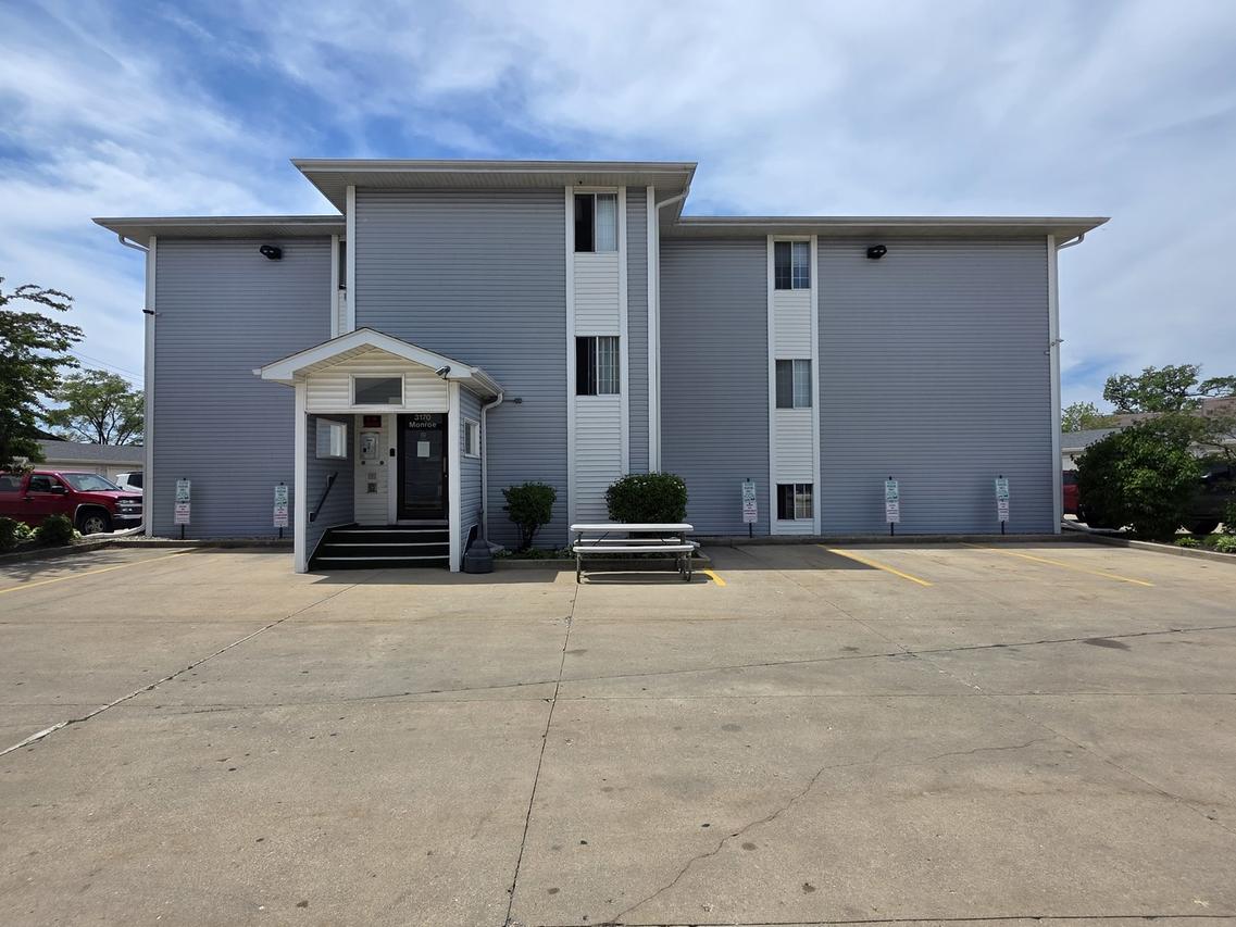 3170 W Monroe St. #107, Waukegan, IL 60085