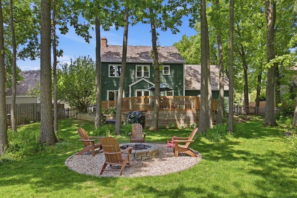 4669 Kingsway, Gurnee, IL 60031