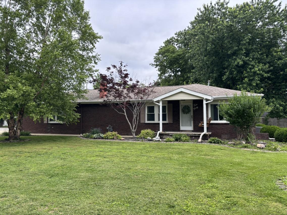 440 N Indiana Ave., Salem, IL 62881